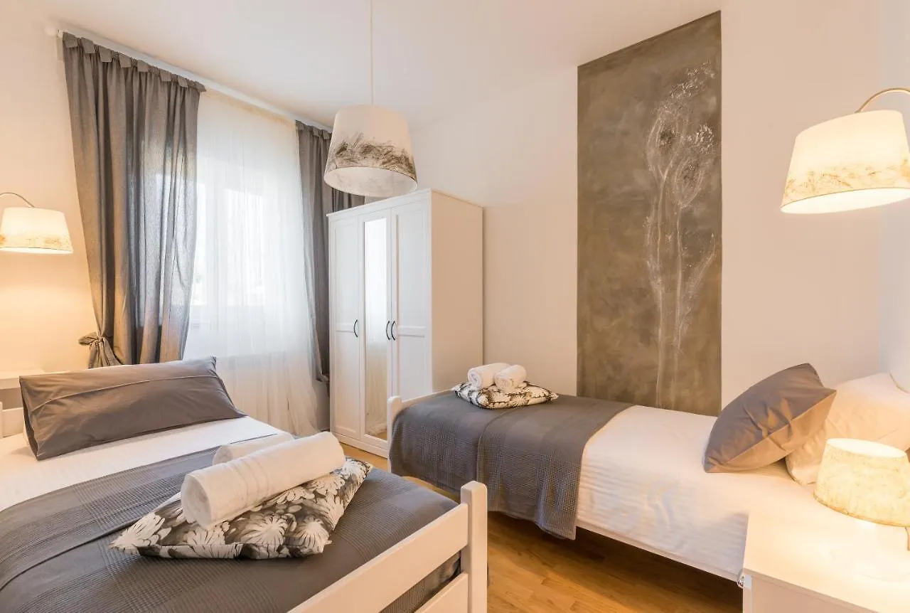 Apartamento Holiday House Olive Grove With Pool And Garden Labin  Croacia